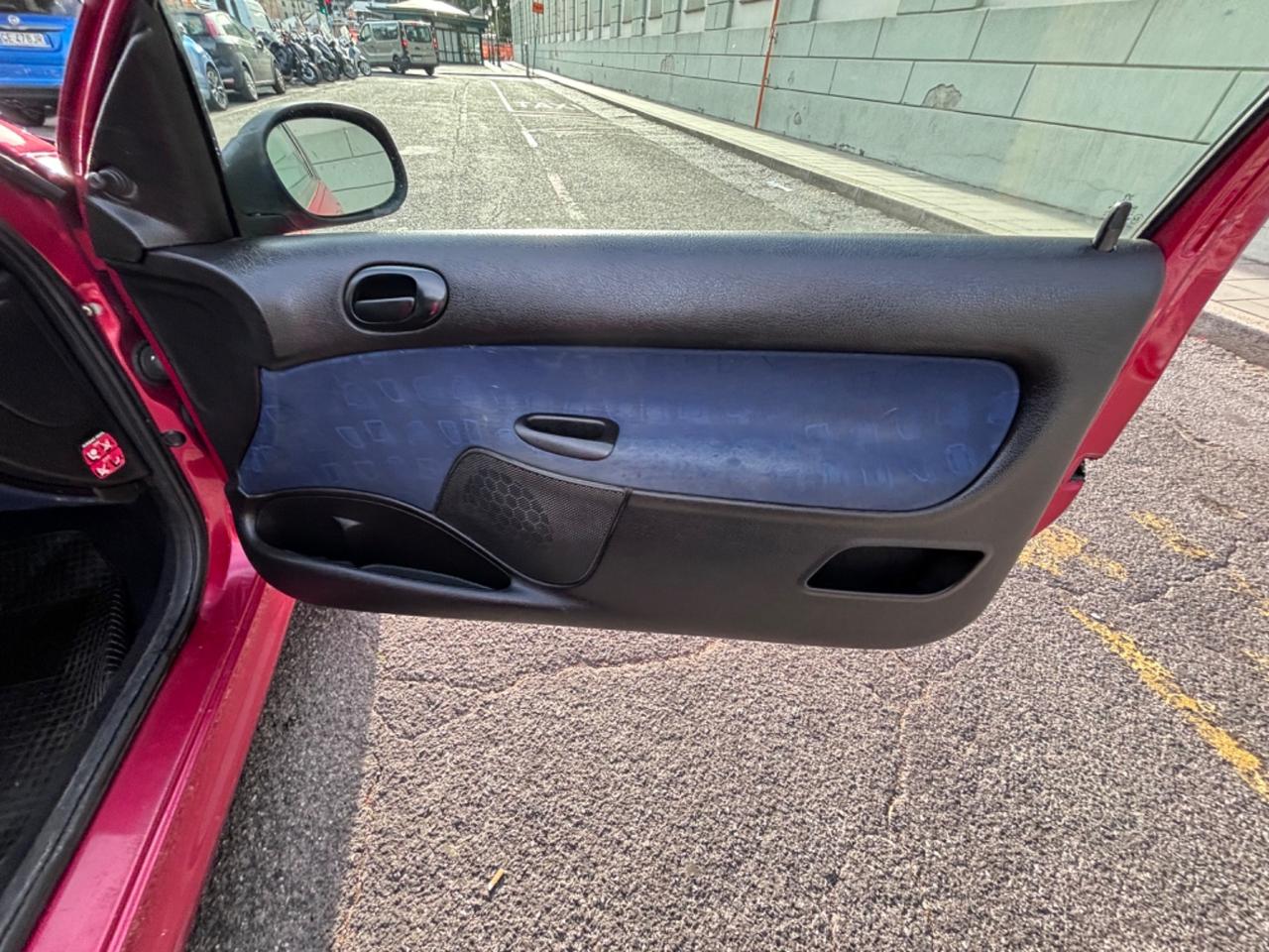 Peugeot 206 1.1 3p. XR