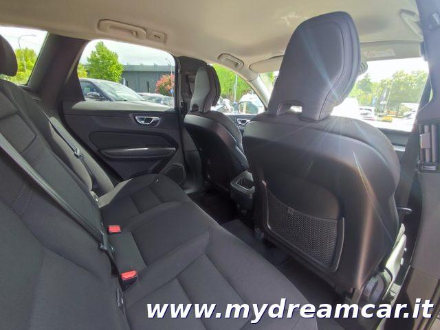 VOLVO XC60 B4 (d) AWD Geartronic Momentum Pro