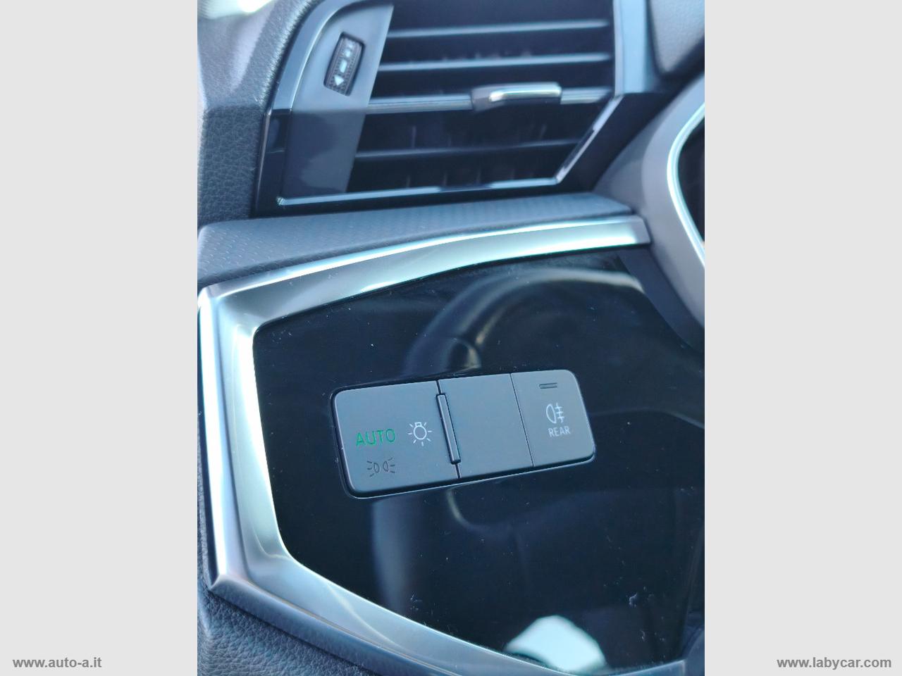 AUDI Q3 35 TDI S tronic Business Advanced