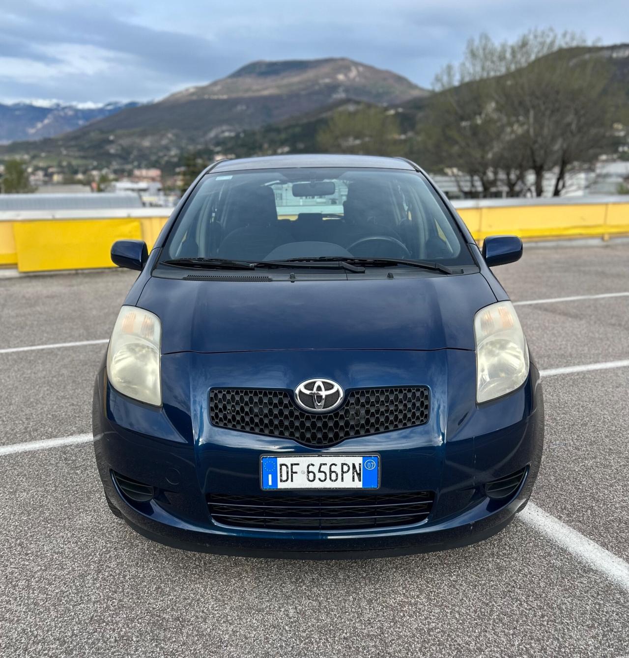 Toyota Yaris 1.0 5 porte Edizione SOL Neopatentati