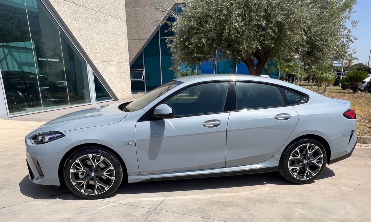 BMW 220 i MSport auto possibilità noleggio no scoring