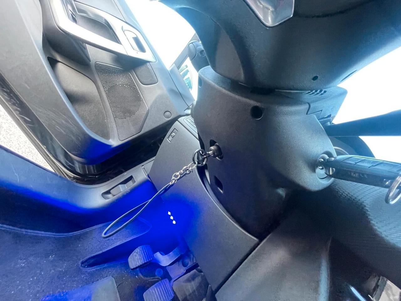 Peugeot 2008 1.6 e-HDi 92 CV Stop&Start Urban Cross