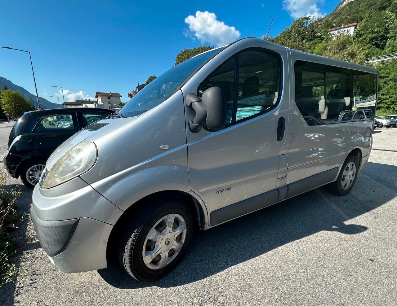 Renault Trafic T27 2.0 dCi/115 PC-TN Passenger Black Edition