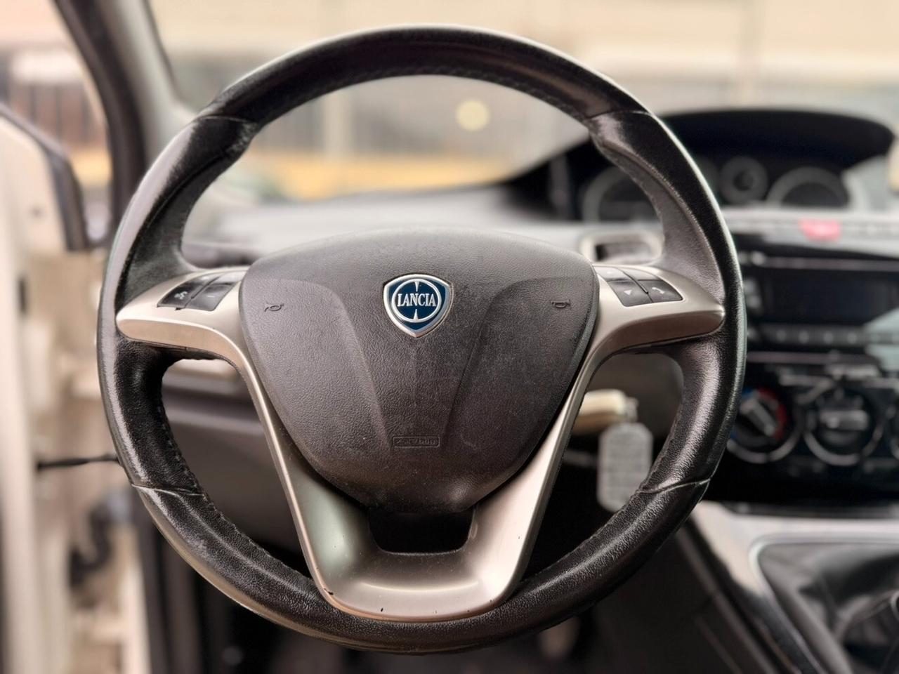 Lancia Ypsilon 1.2 69 CV 5 porte GPL Ecochic Gold