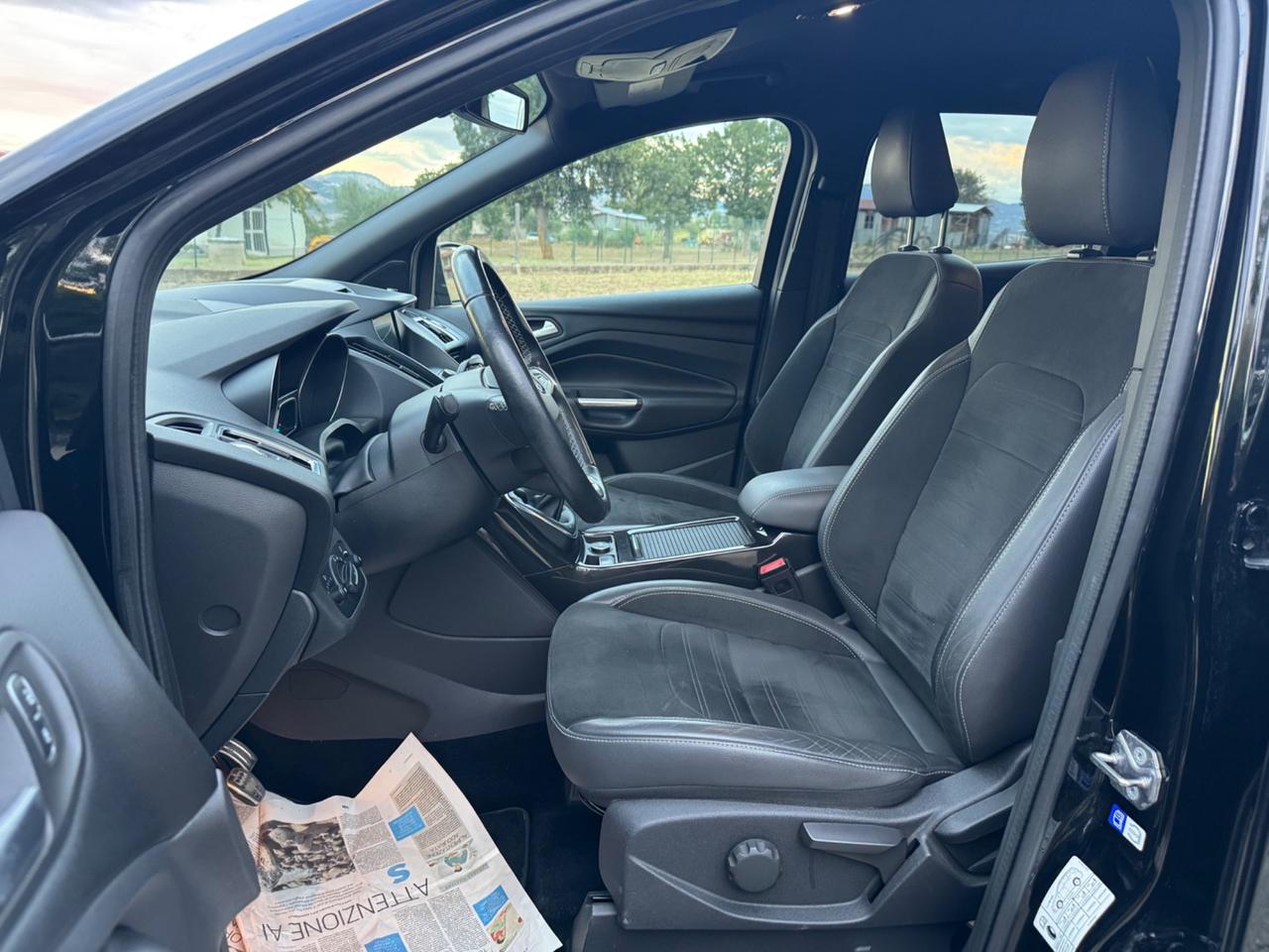Ford Kuga 1.5 TDCI 120 CV S&S 2WD ST-Line