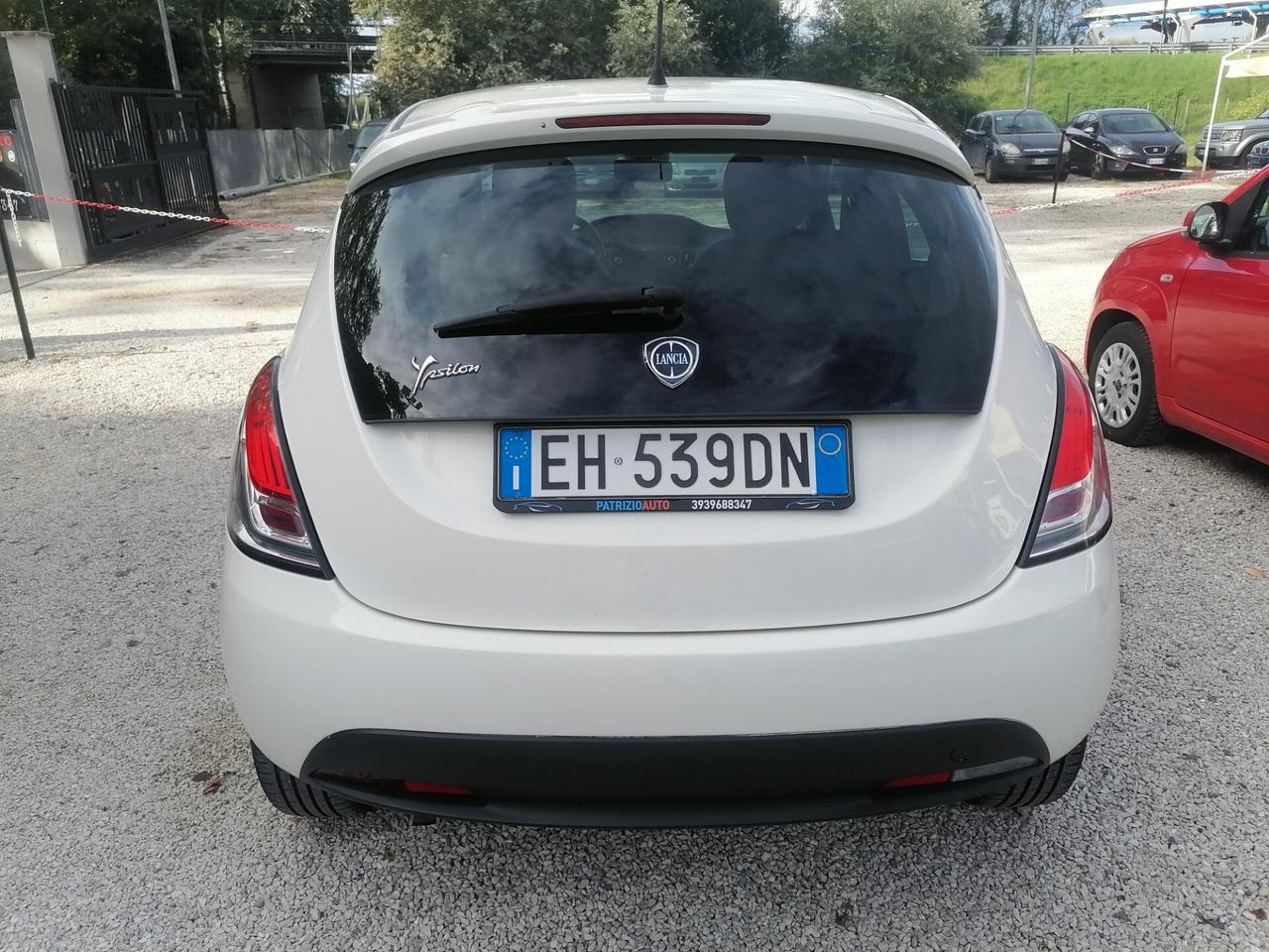 Lancia Ypsilon 1.2 69 CV 5 porte S&S Gold