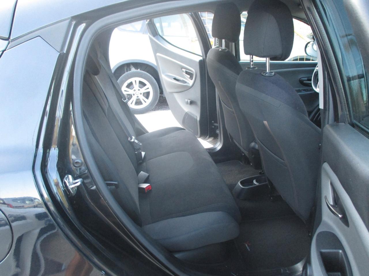 Lancia Ypsilon 1.3 MJT 95 CV 5 porte Platinum