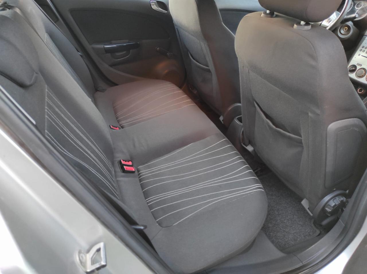 Opel Corsa 1.2 5 porte Cosmo