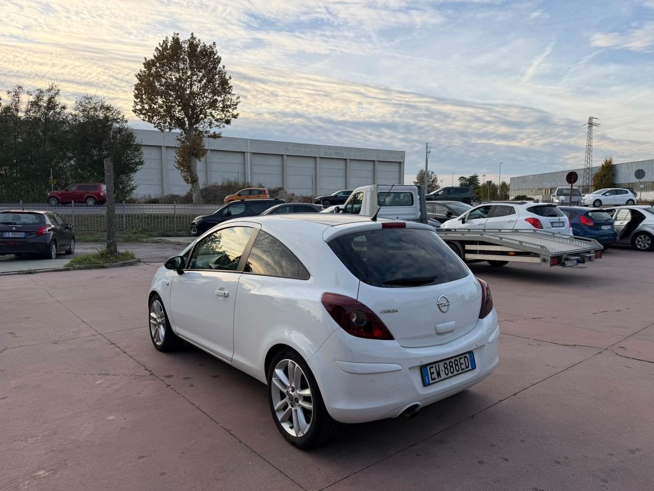 Opel Corsa 1.2 85CV 3 porte GPL-TECH b-color