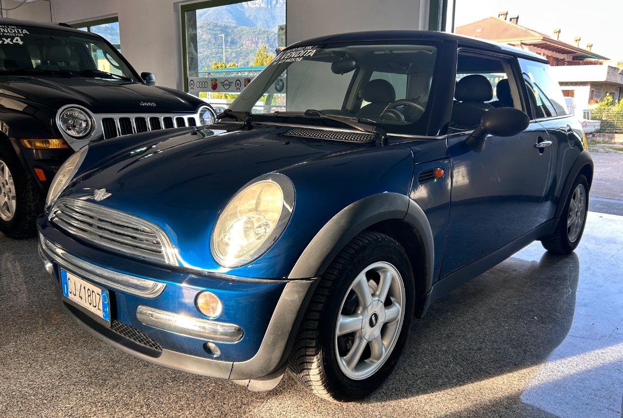 Mini 3 Porte One 1.6 c/clima