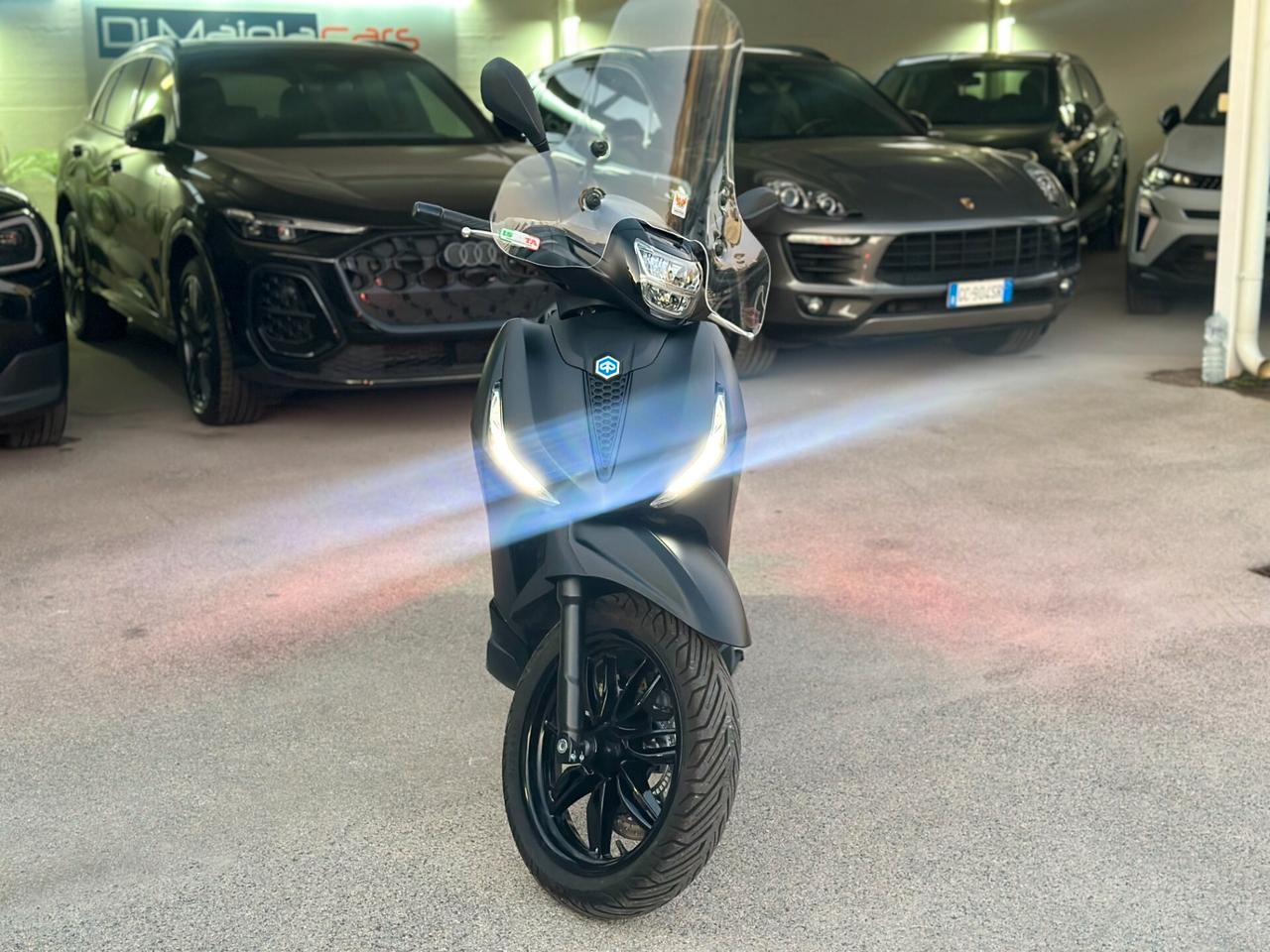 Piaggio Beverly 400 HPE DEEP BLACK '24