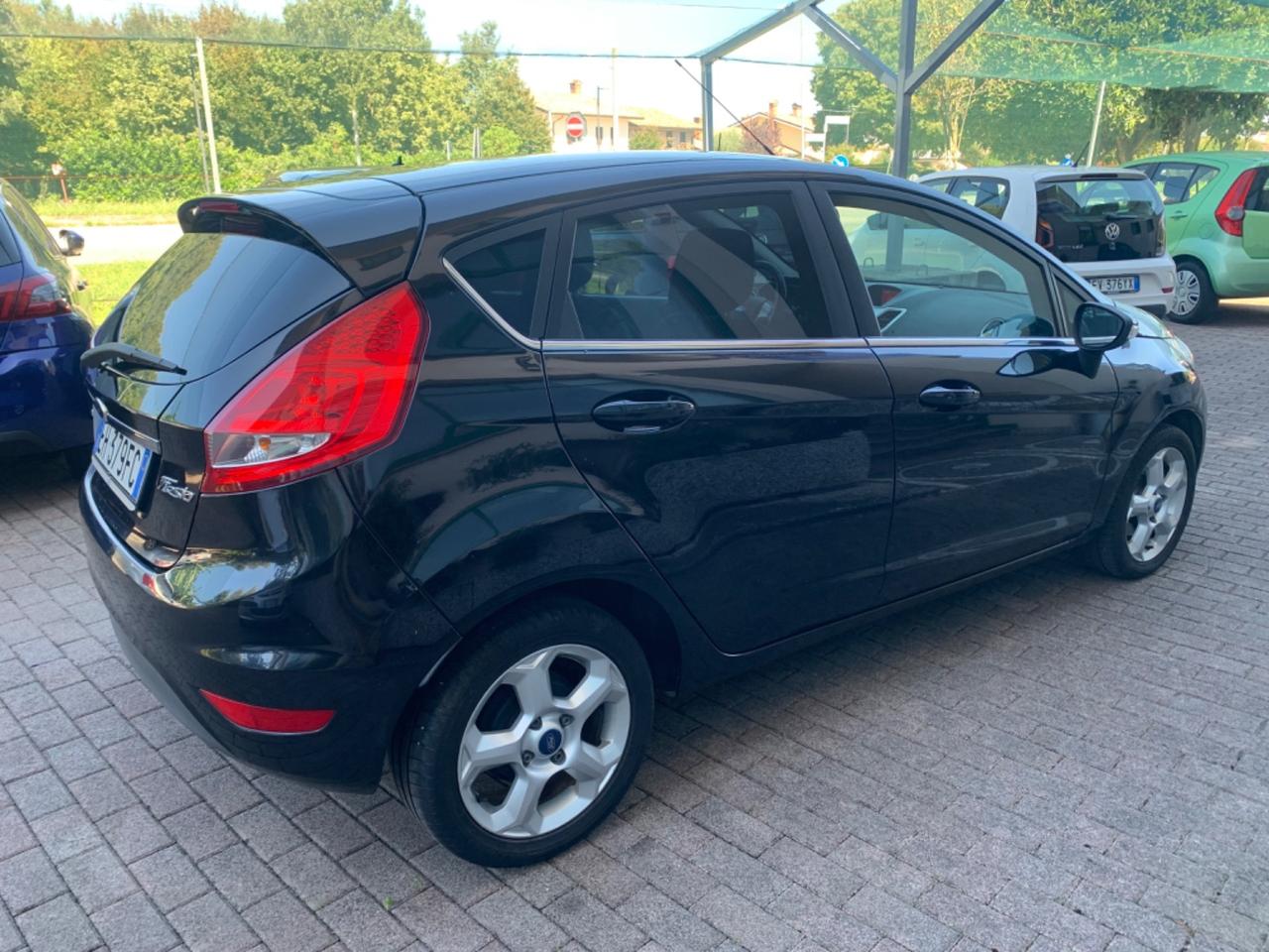Ford Fiesta 1.4 TDCi 70CV 5 porte Titanium