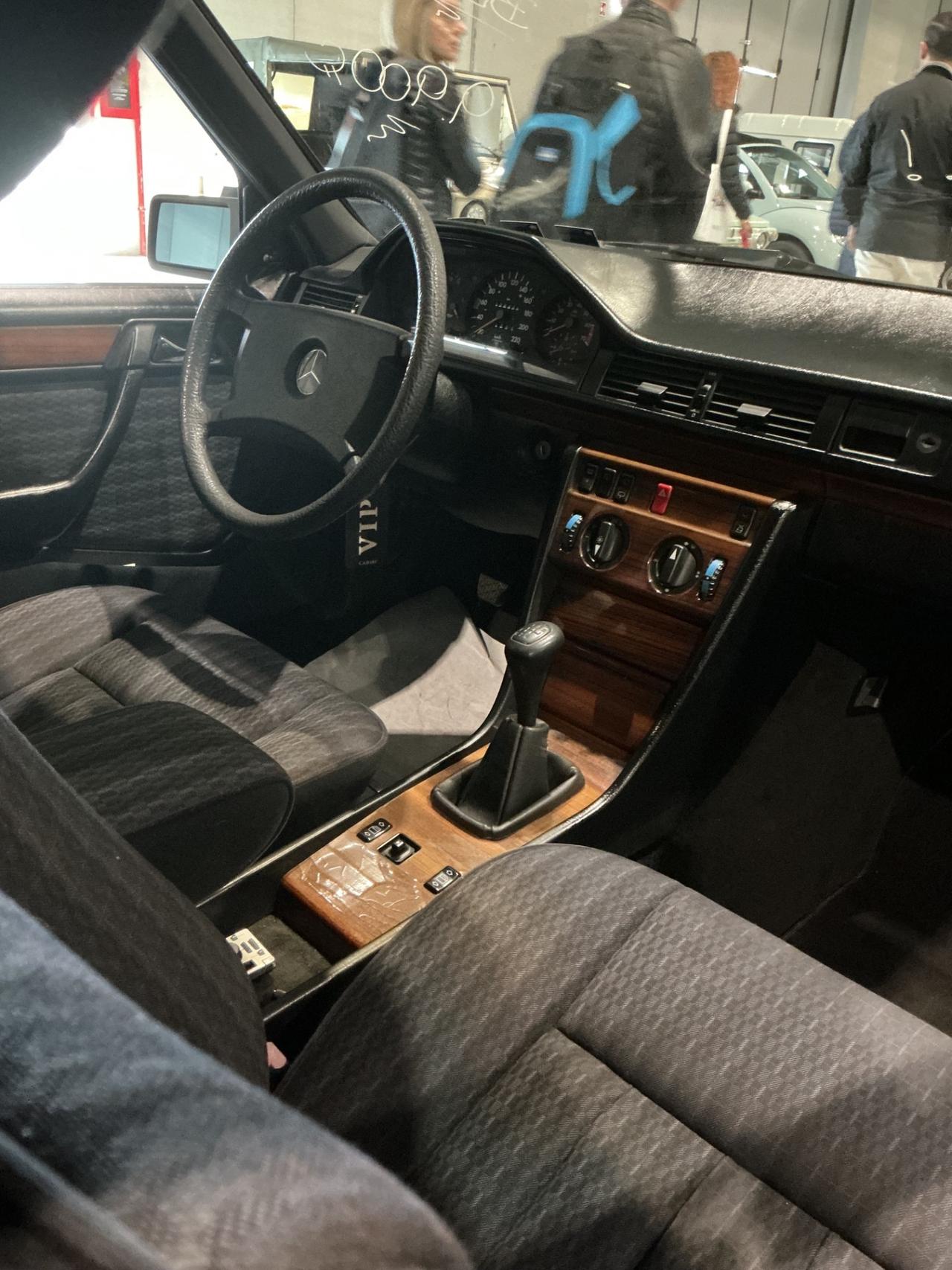 Mercedes-benz E 200 STATION WAGON