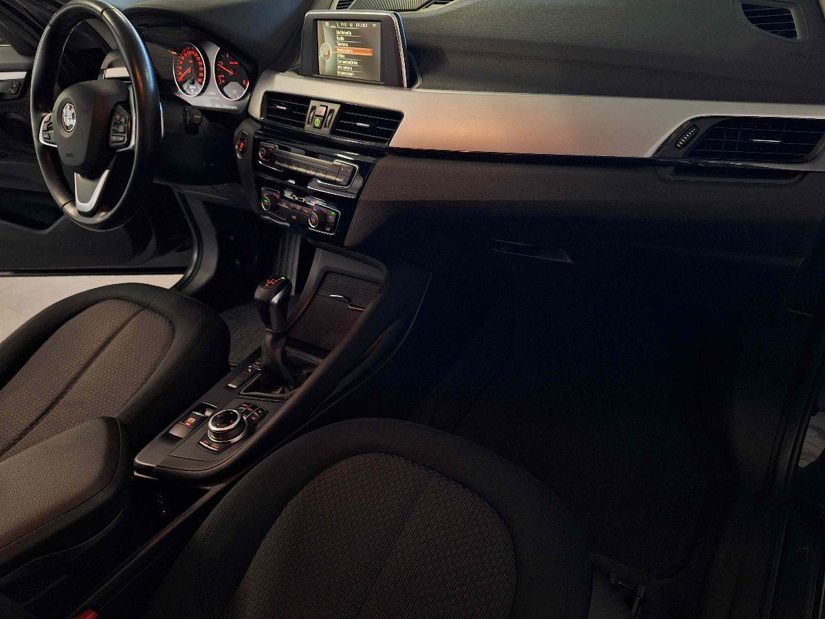 BMW X1 sDrive18d Business - AUTOMATICA + PAD - TAGLIANDATA - GARANZIA -