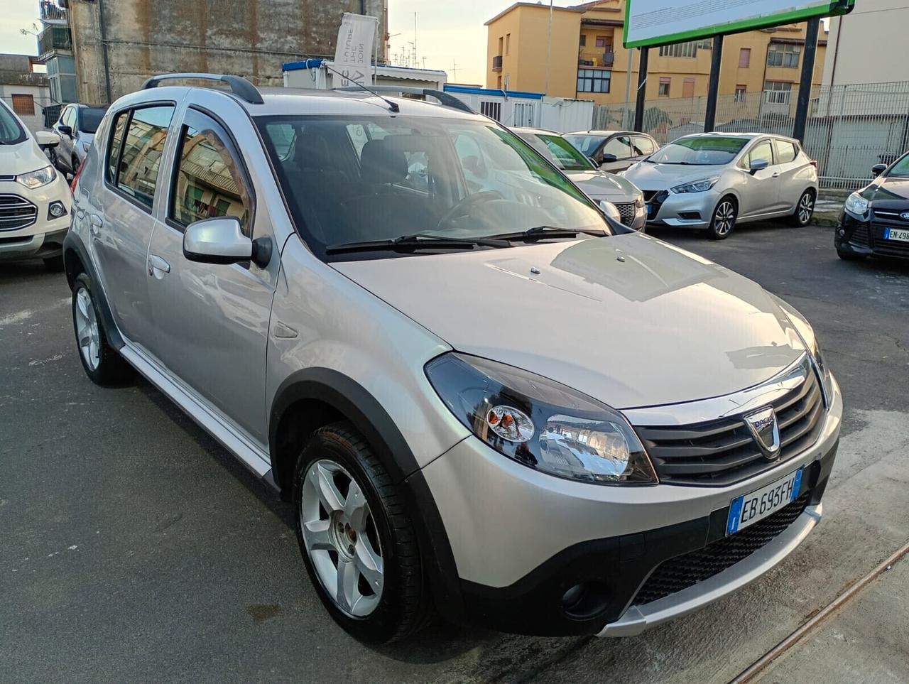 DACIA SANDERO 1.5 DIESEL SOLI 144.000 KM 2010