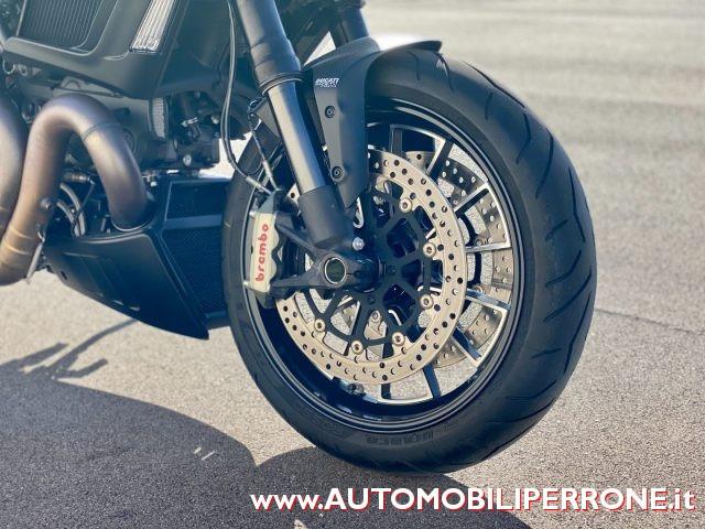 DUCATI Diavel Carbon Black 1200 ABS