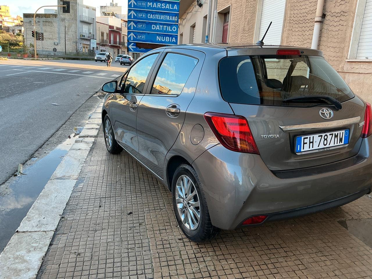 Toyota Yaris 1.0 5 porte Active