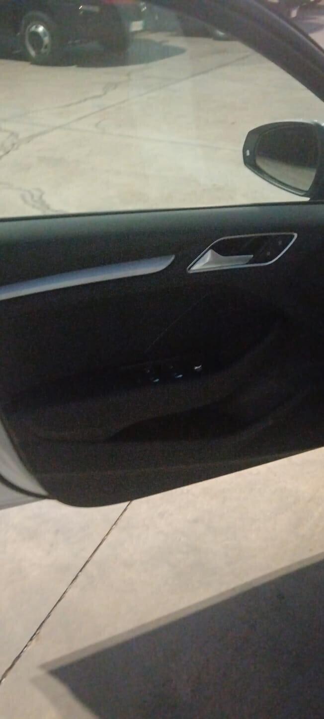 Audi A3 SPB 30 TDI Business Advanced