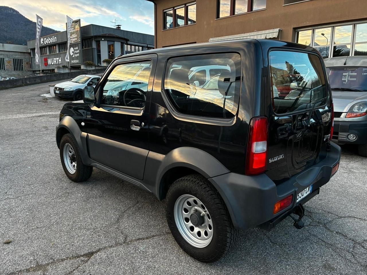 SUZUKI JIMNY 4WD 1.3i 85CV - GANCIO TRAINO