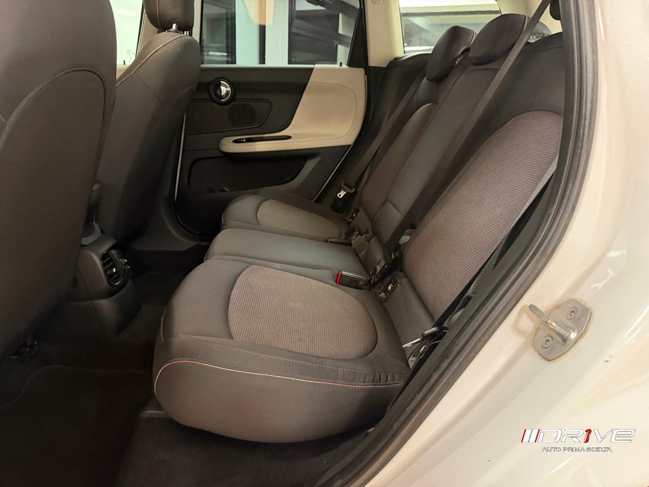 MINI Mini Countrym.(F60) Mini 2.0 Cooper D Coun...