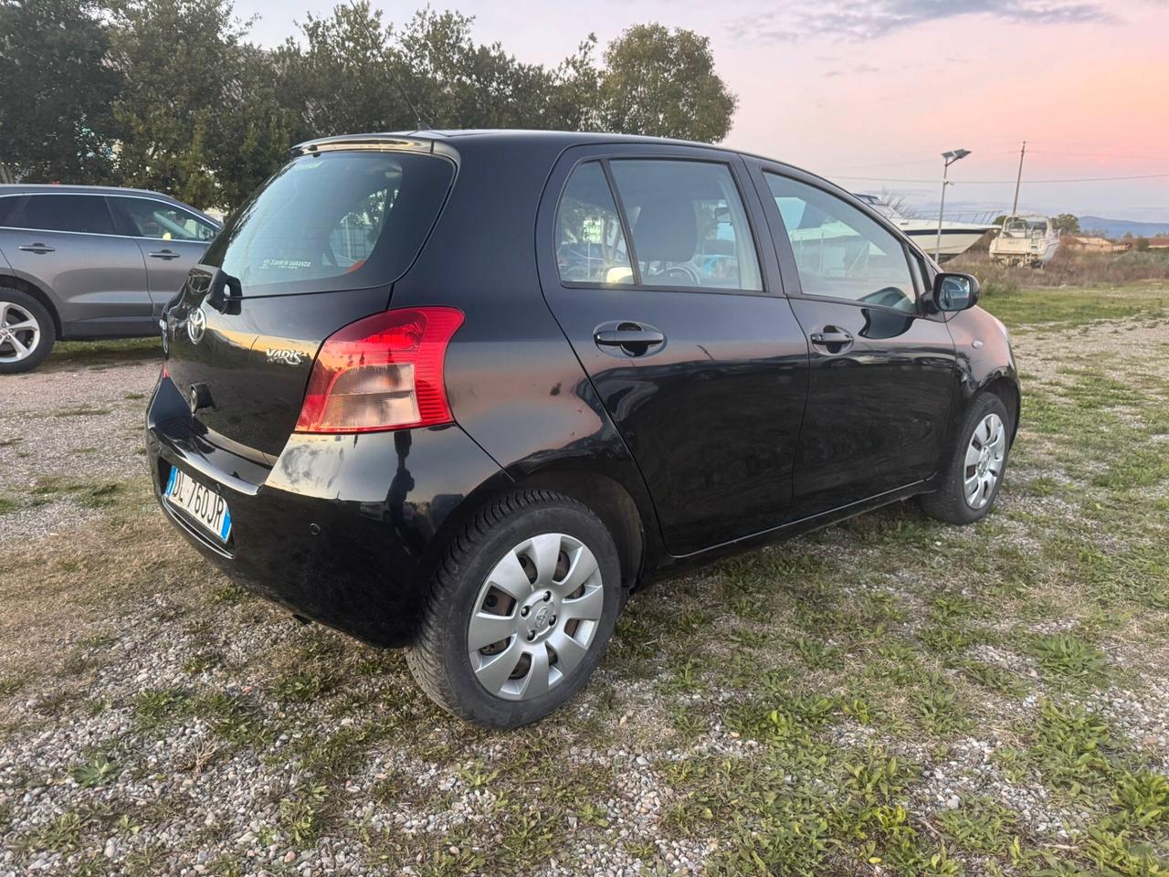Toyota Yaris 1.0 5 porte SOLAMENTE 129.000 KM