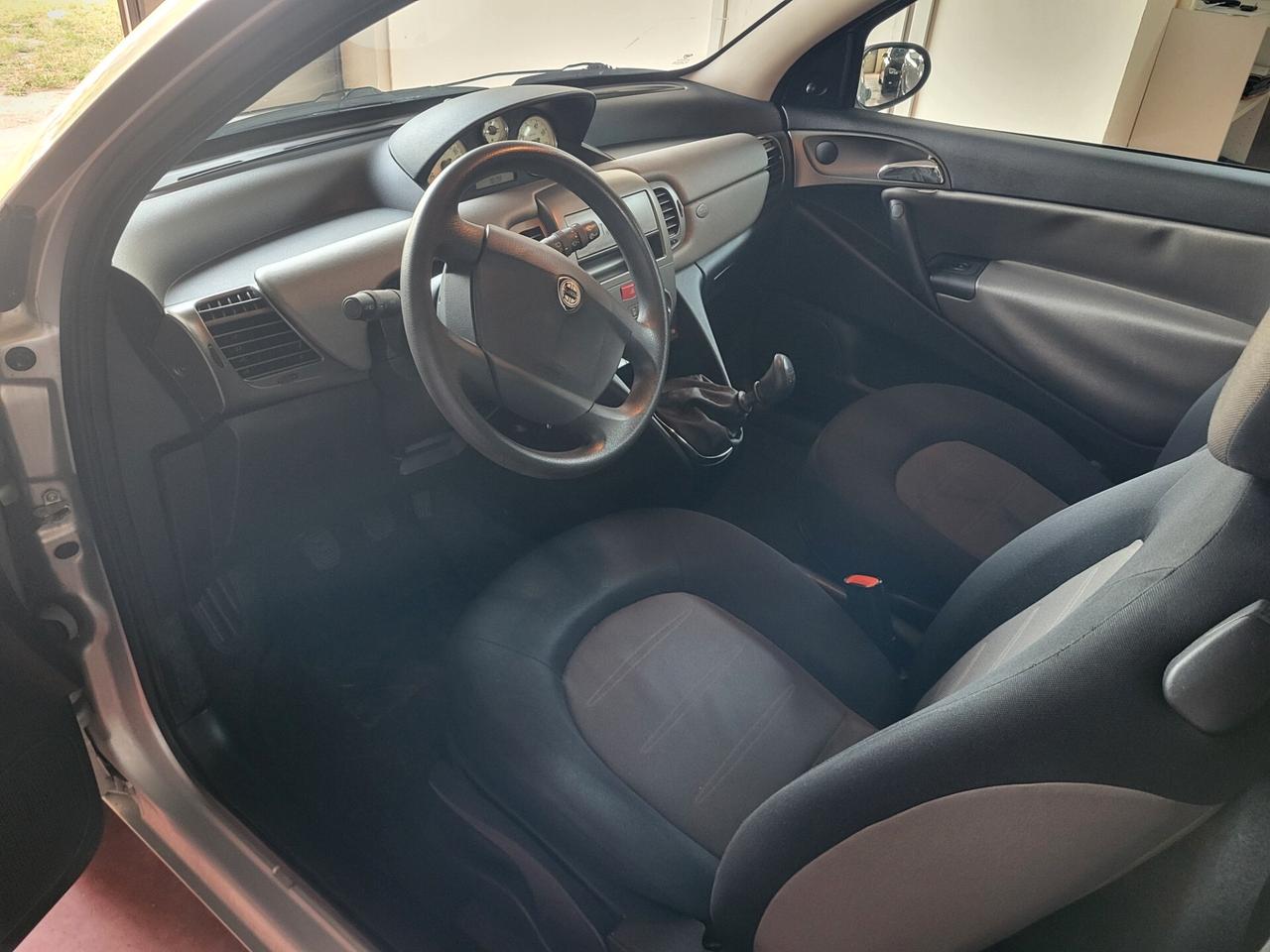 Lancia Ypsilon 1.2 Argento