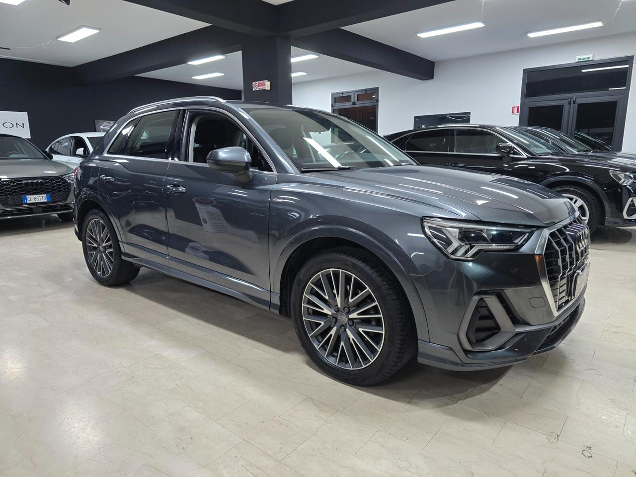 Audi Q3 2.0 TDI 150 CV S tronic line Edition