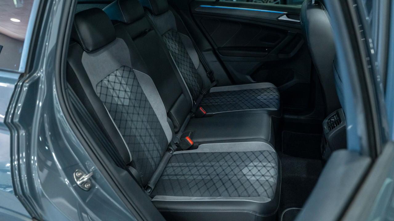 Volkswagen Tiguan 2.0 TDI 200 CV 2 X R LINE DSG 4MOTION SCR TETTO VIRTUAL CKT PACK LUCI XENO FULL OP