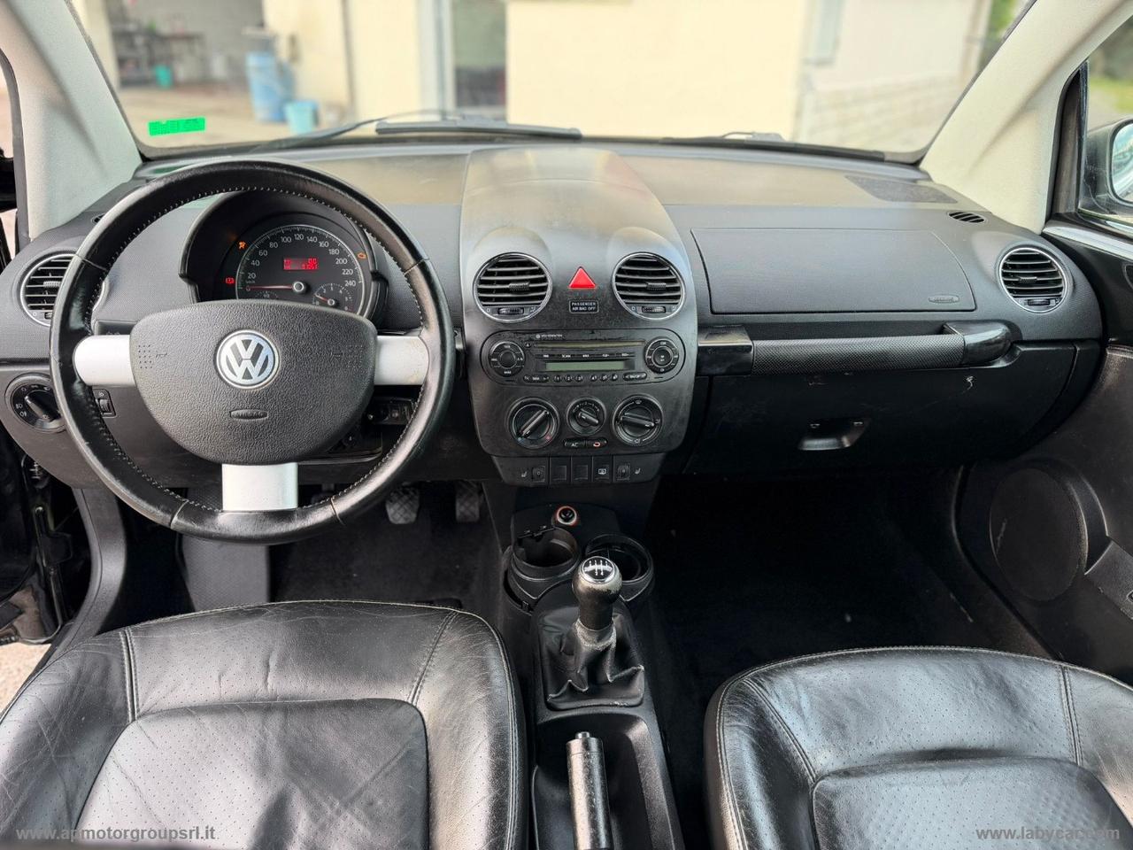 VOLKSWAGEN New Beetle 1.4 16V Cabrio