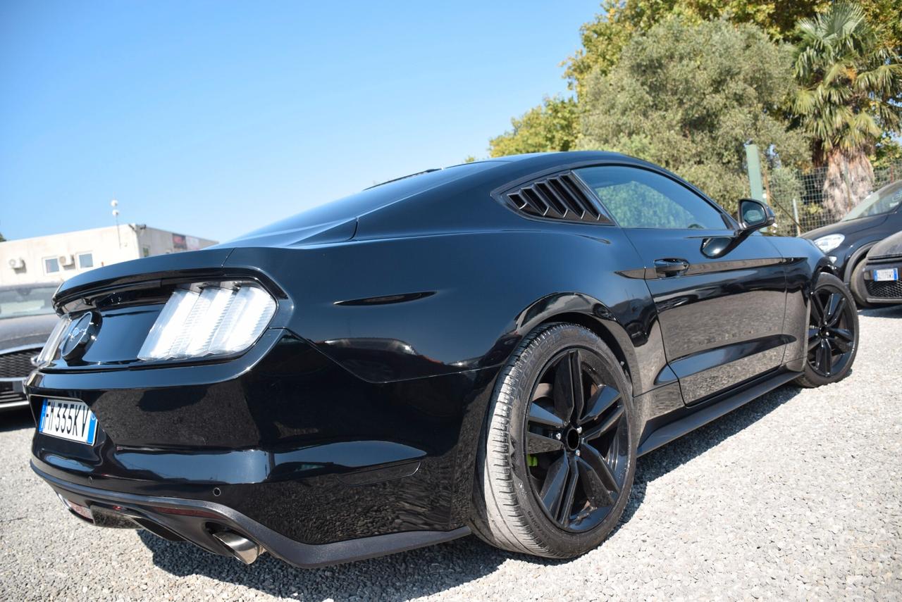 Ford Mustang Fastback - IVA DETR. 2.3 6M 314CV SHAKER FULL