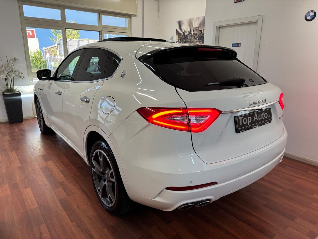MASERATI LEVANTE V6 275 CV AWD GRANLUSSO / TETTO