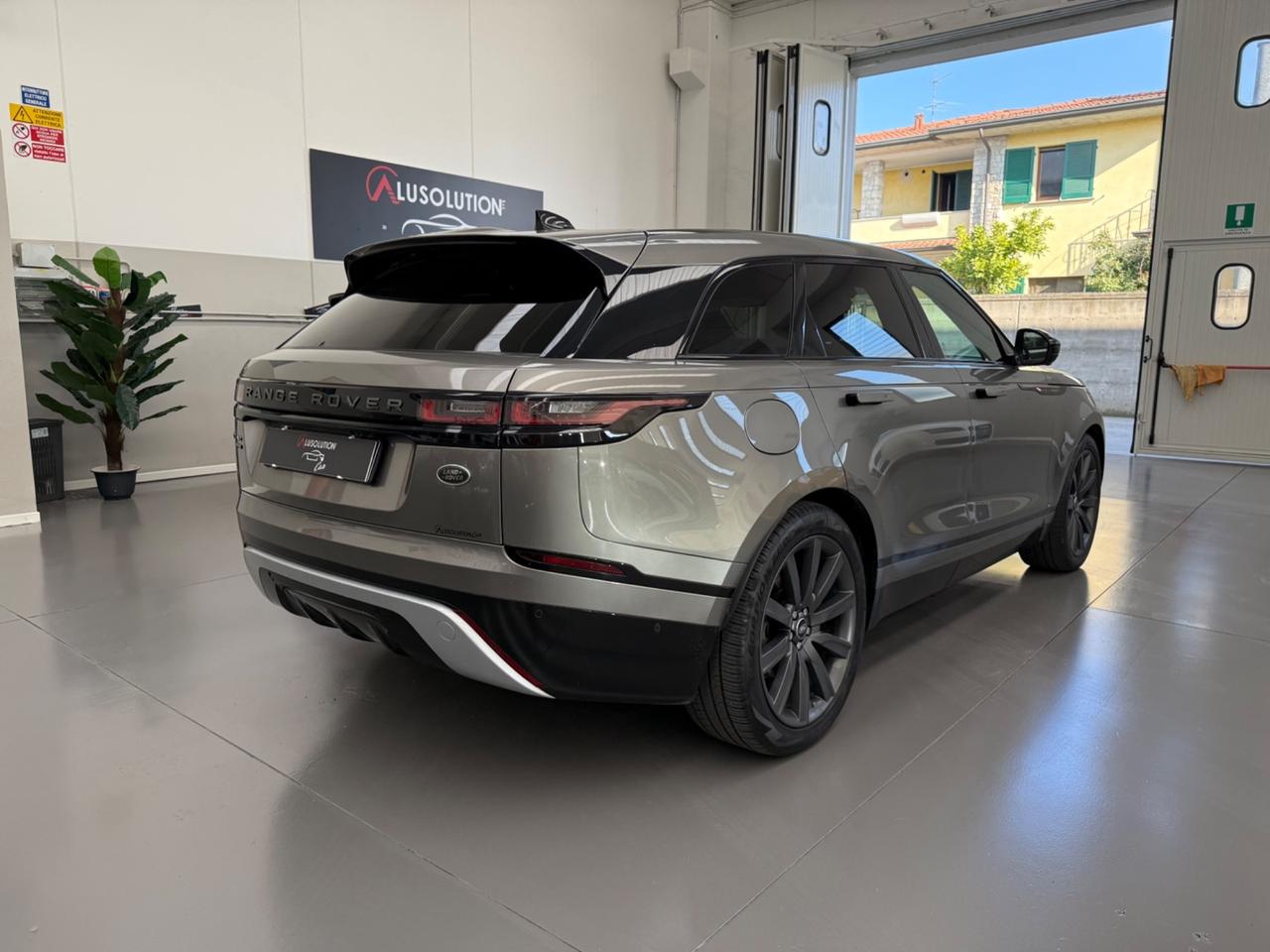 Land Rover Range Rover Velar 2.0D I4 240 CV R-Dynamic HSE