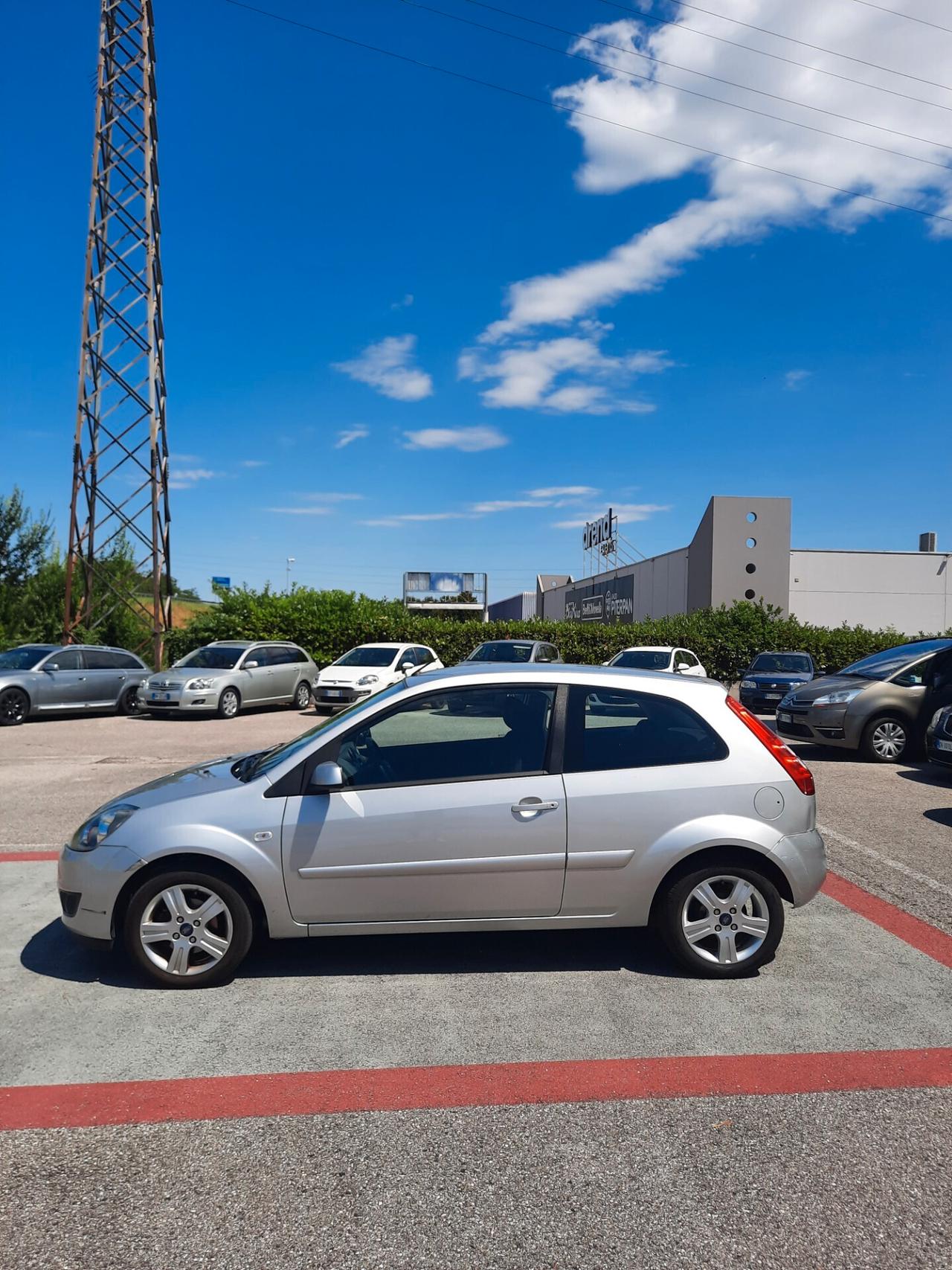 Ford Fiesta 1.2 16V 3p. Ghia OK NEOPATENTATI