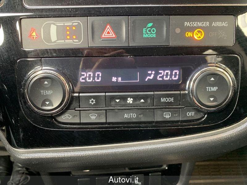 Mitsubishi Outlander Outlander 2.2 DI-D 4WD Instyle Plus SDA 7 posti (PROMO)