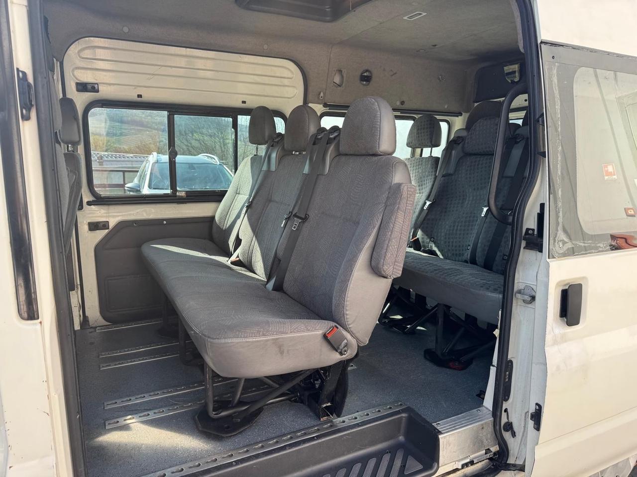 Ford transit 9 posti