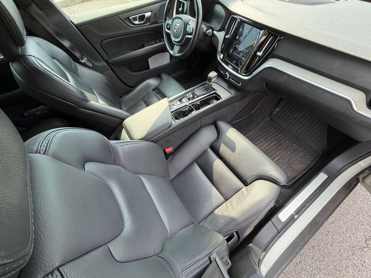 Volvo V60 2.0 b4 Business Pro awd auto