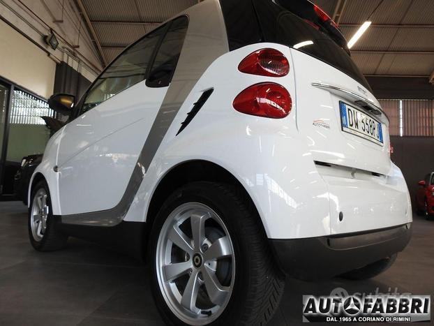 SMART - Fortwo - 1000 52 kW MHD coupé pulse-