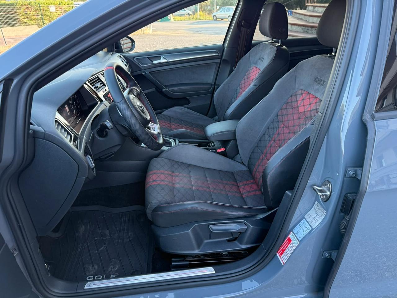 Volkswagen Golf GTI 2.0 TSI TCR DSG 5p. BlueMotion Technology