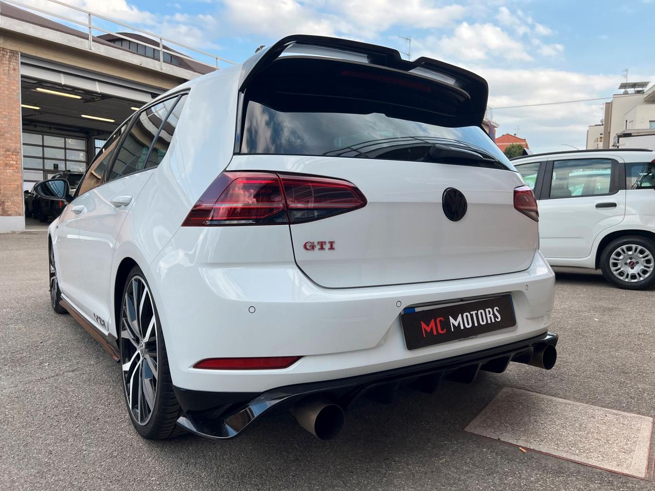 Golf 7,5 GTI TCR FULL OPTIONAL ( PARI AL NUOVO)
