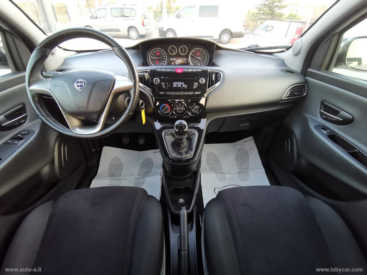 LANCIA Ypsilon 1.2 69 CV 5p. Platinum