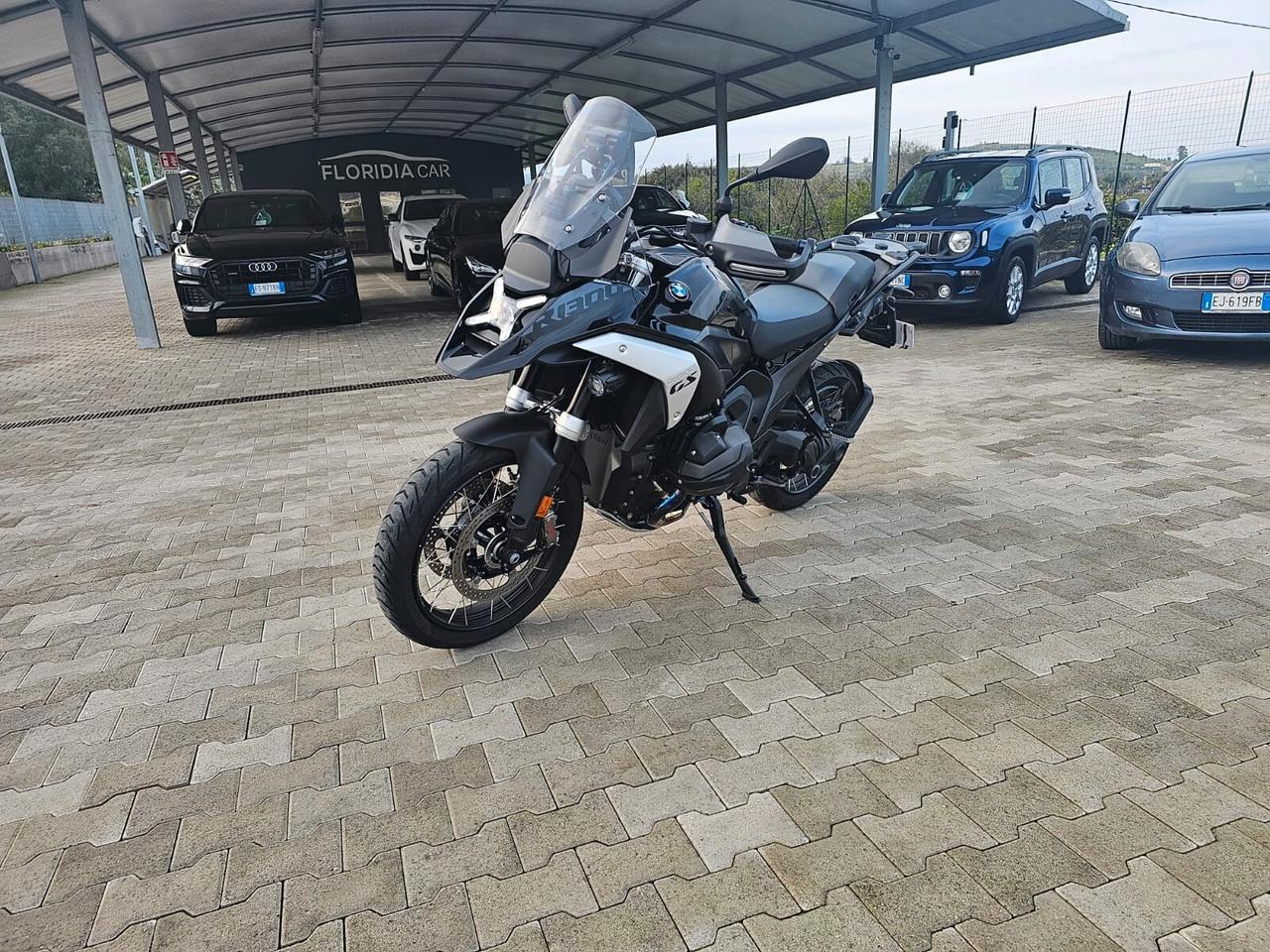 BMW R 1300 GS TRIPLE BLACK AKRAPOVIC 03/2024