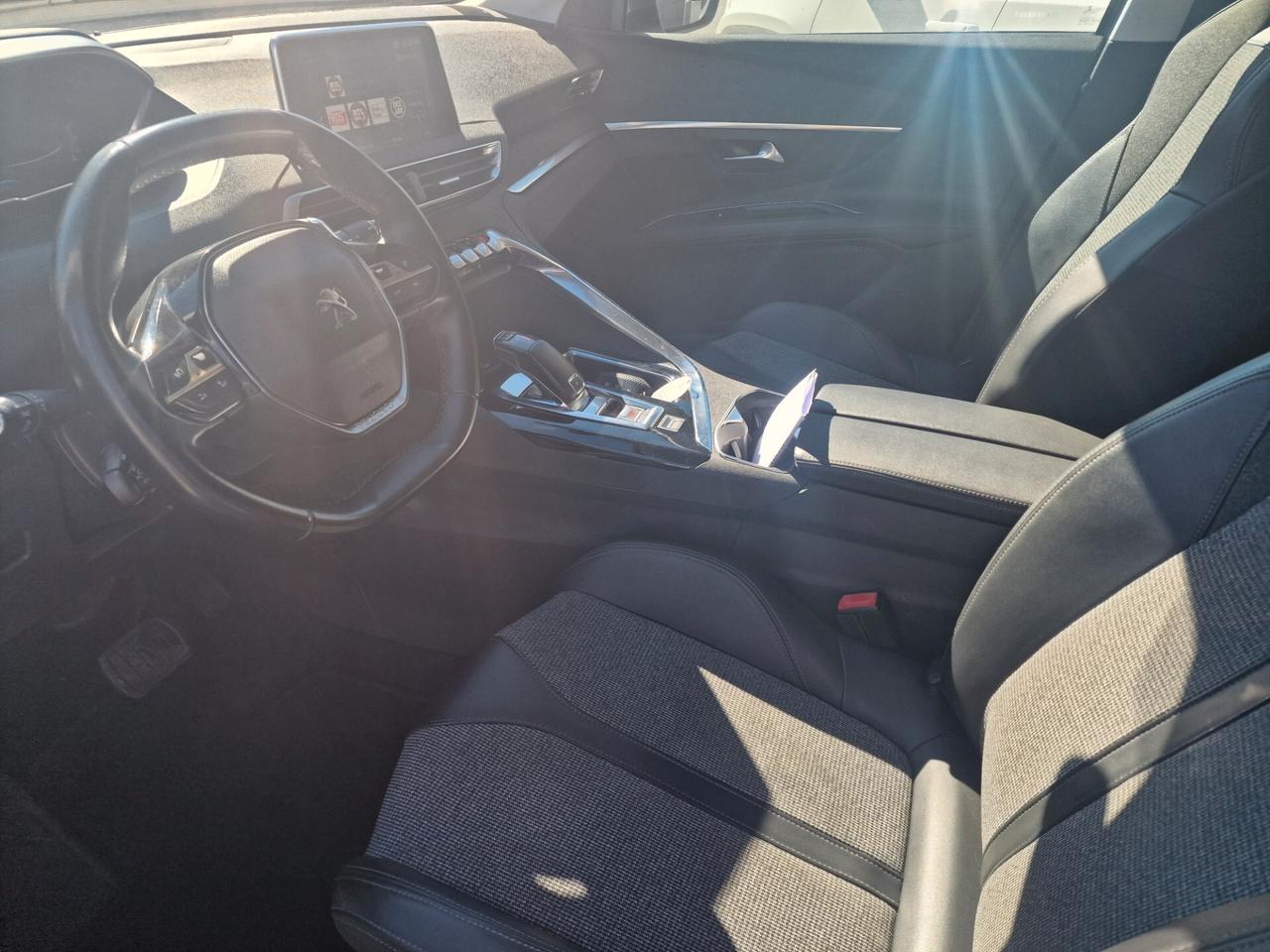 Peugeot 3008 BlueHDi 130 S&S EAT8 Allure