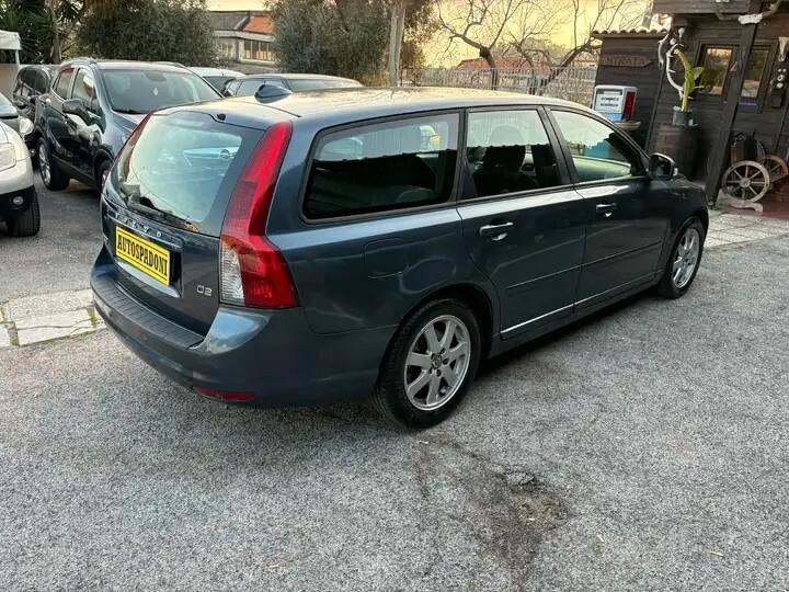 Volvo V50 D2 R-design