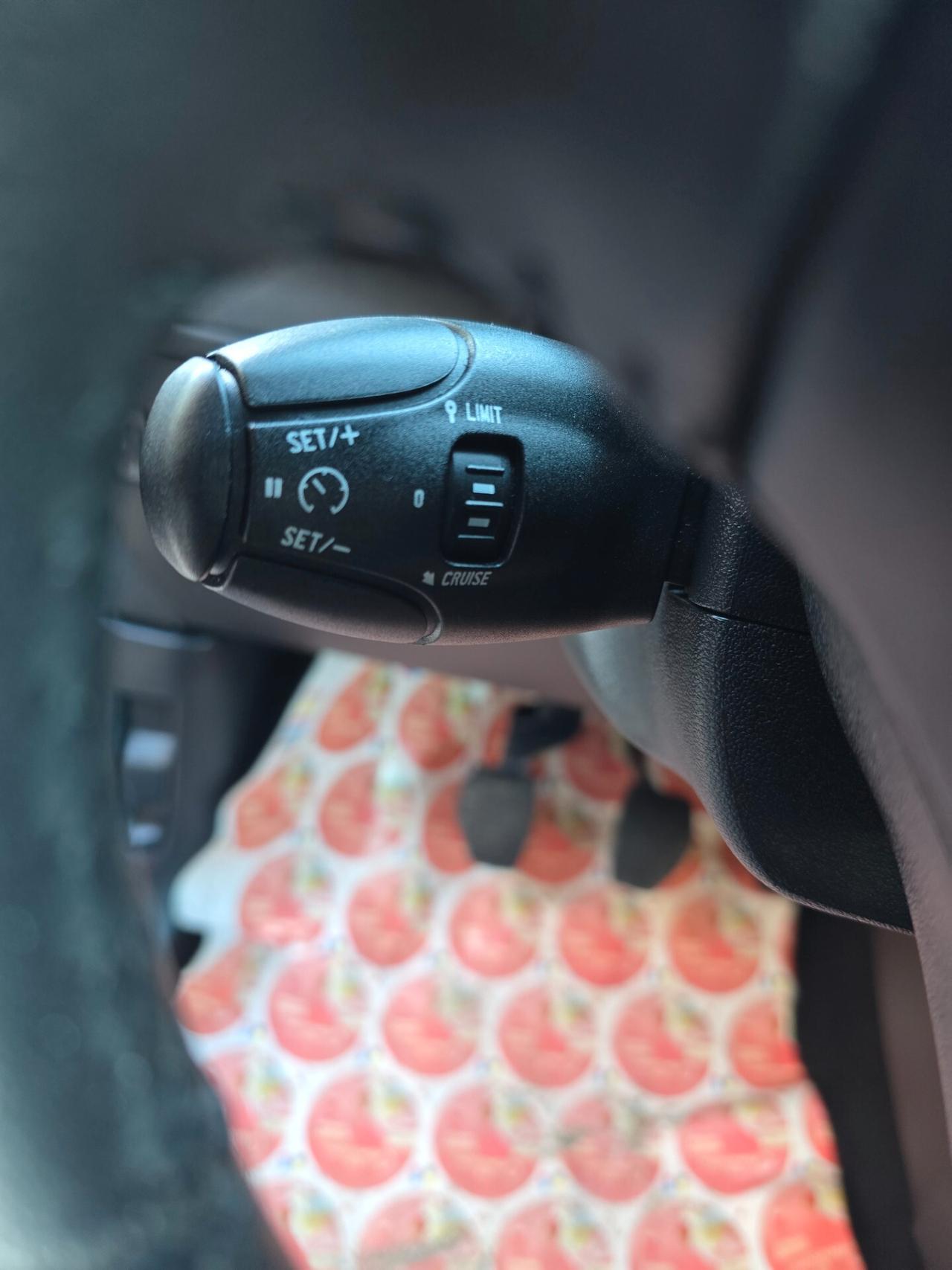 Peugeot 208 PureTech 82 5 porte Allure