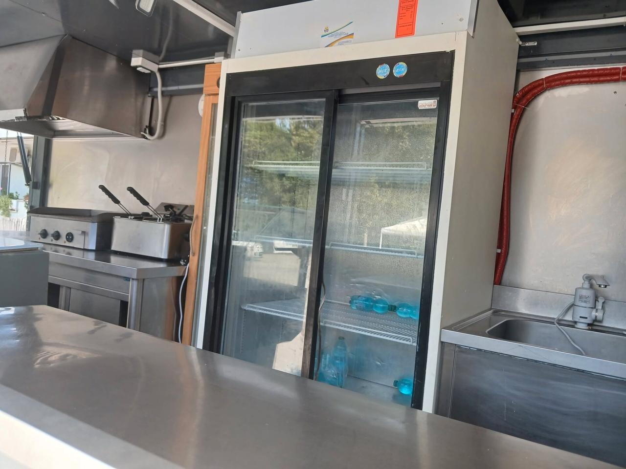 Nissan L-35 L-35.095 4.0 diesel PC-RG Cabinato MISTER PANINO CON LICENZA
