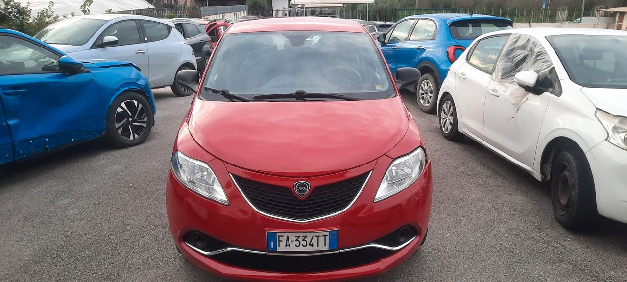 Lancia Ypsilon 1.2 69cv benzina anno 2015