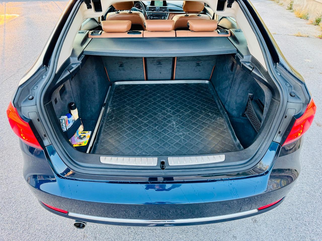 BMW 318d GT Luxury - LED / Navi