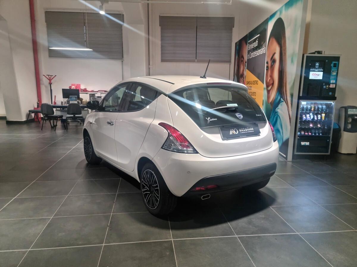 Lancia Ypsilon Gold 1.0 Hybrid 70cv AZIENDALE