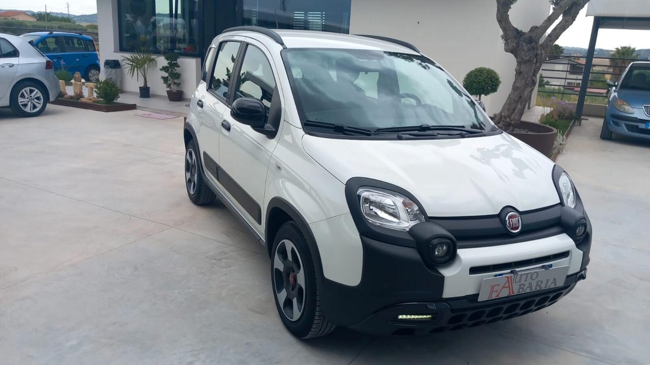Fiat Panda 1.2 Connected by Wind cross