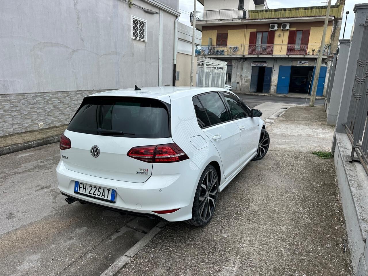 Volkswagen Golf 7.5 R-Line 1.6 Diesel 110 Cv